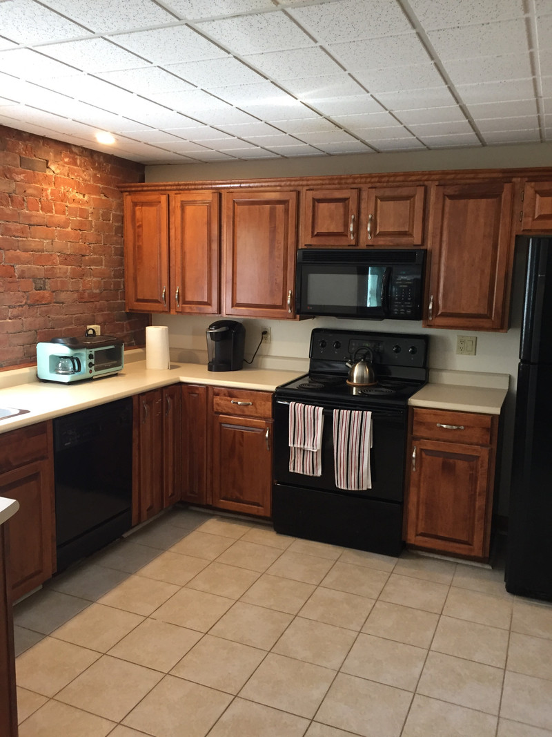 22 Queen Sq S, U5 Beautiful 1+ bdr all inclusive Long Term Rentals