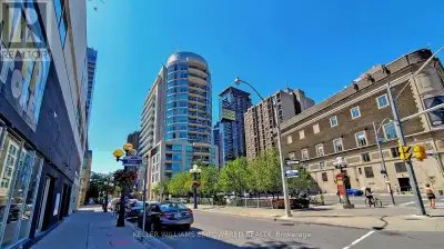 511 - 8 SCOLLARD STREET Toronto (Annex), Ontario