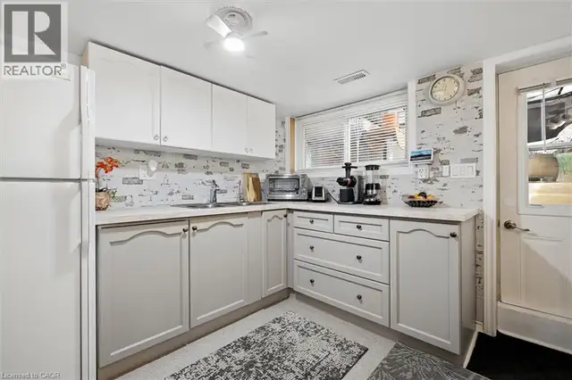 476 PROSPECT Avenue Kitchener, Ontario in Houses for Sale in Kitchener / Waterloo - Image 32