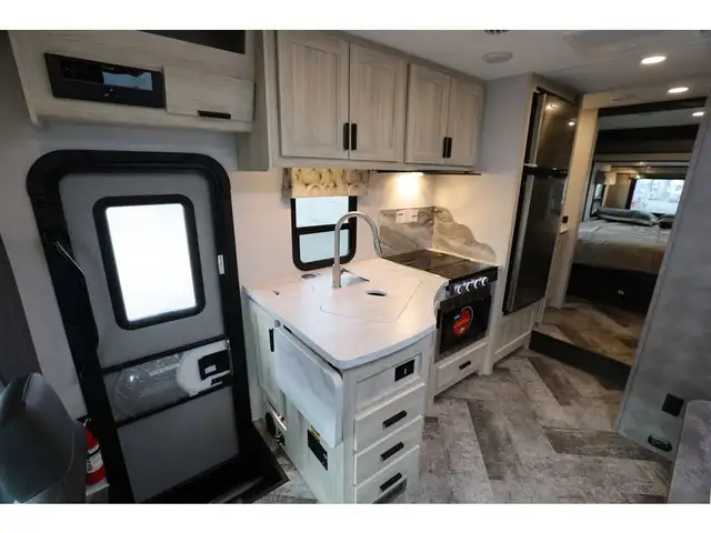 2026 Forest River Sunseeker NEUF 2500 Classe C /B+ Skirt paint + in RVs & Motorhomes in Laval / North Shore - Image 14