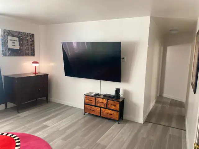 $1000 All in! Furnished Kitchenette Apartment in Long Term Rentals in Edmonton - Image 15