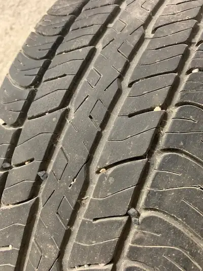 2 x 225/45/17 DUNLOP signature all season tires 85%tread Dot2022 good condition for benz bmw vw golf...
