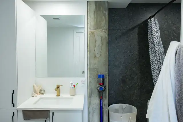 3 ½ lumineux et sécuritaire – Vieux-Québec in Long Term Rentals in Québec City - Image 7