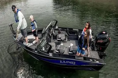 Factory Installed Options: • Mercury 115exlpt Pro Xs 4 Stk • Graphic Pkg-charcoal/silver/chrome • Gr...