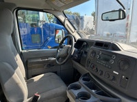 APPELEZ // CALL JEAN-PHILIPPE 514-770-6940 Porteur 6 roues // Single axle straight truck Ford E450 2... (image 3)