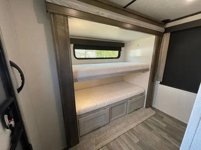 2020 Keystone 334BH in Travel Trailers & Campers in Edmonton - Image 11