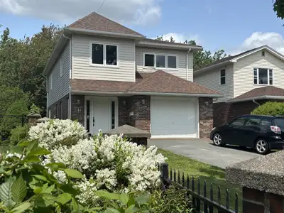 Well maintained 4-bedroom home in the heart of Clayton Park. Close to all amenities, walking trails...