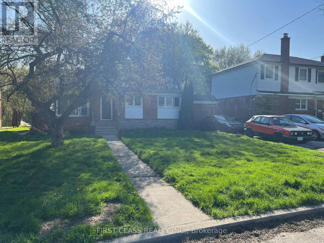 22 HOPECREST CRESCENT Toronto (Kennedy Park), Ontario in Houses for Sale in City of Toronto - Image 2