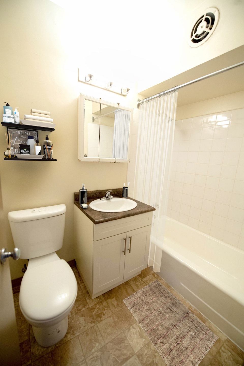 St. James - One-Bedroom Suite Available 4