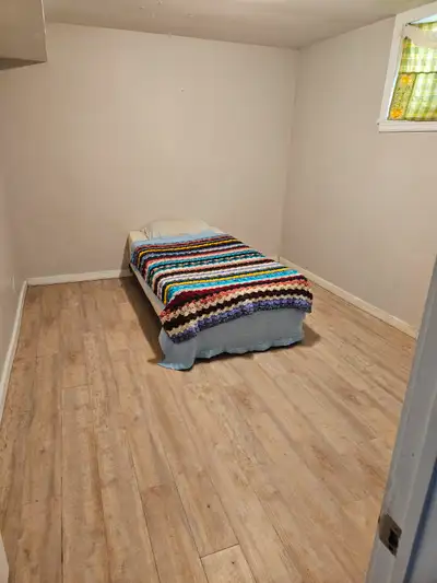 room for rent in Lacombe