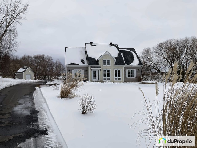 $899,999 - Country home for sale in Ste-Élisabeth — photo 1
