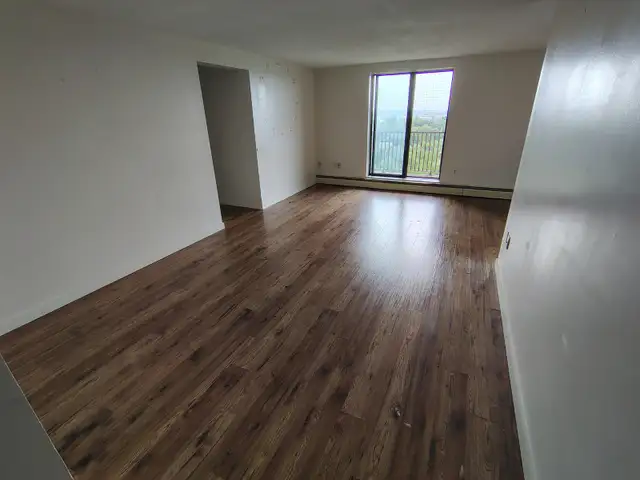 Bonik Tower- Large 2 bedroom Unit- New Sudbury off Lasalle!63436971260675121