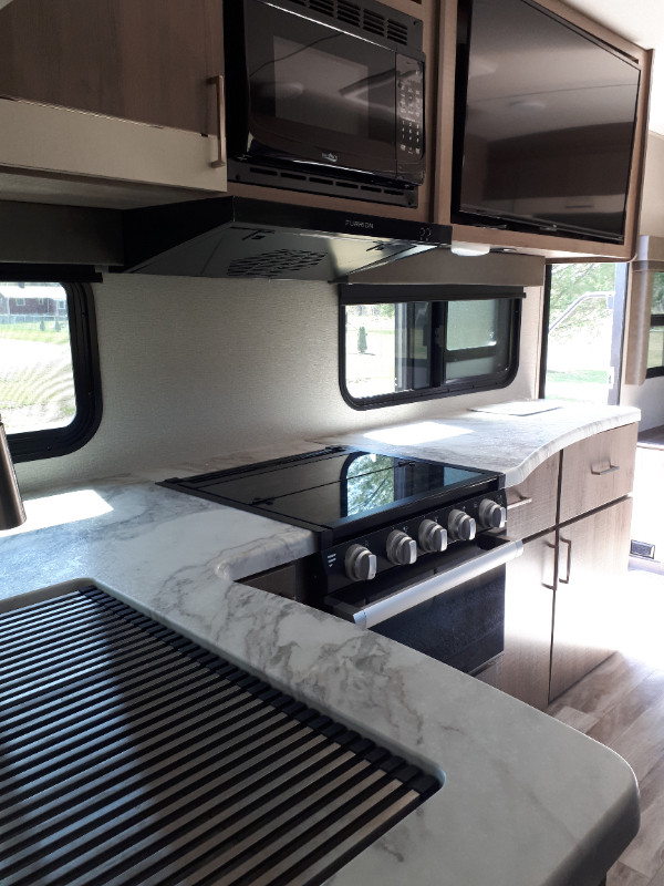 2023 Grand Design 2500RL in Travel Trailers & Campers in North Bay - Image 2
