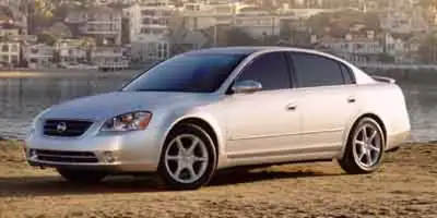 This Nissan Altima has a dependable Gas I4 2.5L/152 engine powering this Automatic transmission. War...