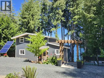 For more information, please click Brochure button. Spectacular lake house with walk-on waterfront p...