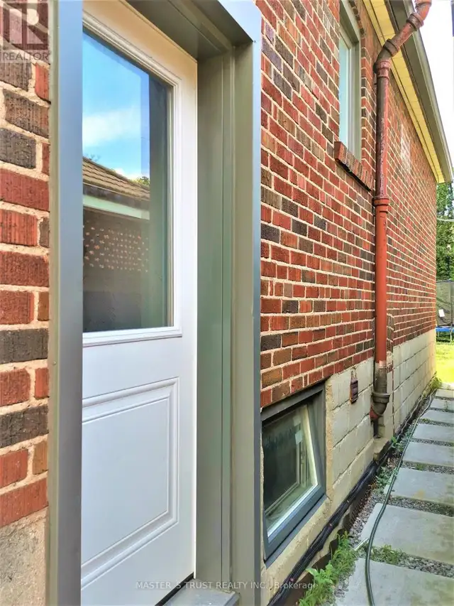 623 O' CONNOR DR DRIVE Toronto (East York), Ontario in Houses for Sale in City of Toronto - Image 4