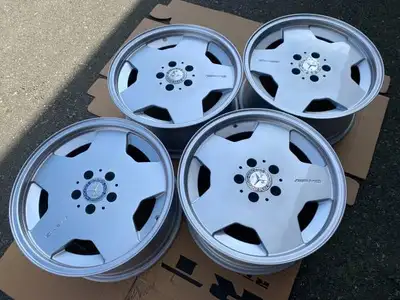 Up for sale is this ULTRA RARE Set of Genuine mercedes AMG Arrow Aero 1's restored to showroom cond...