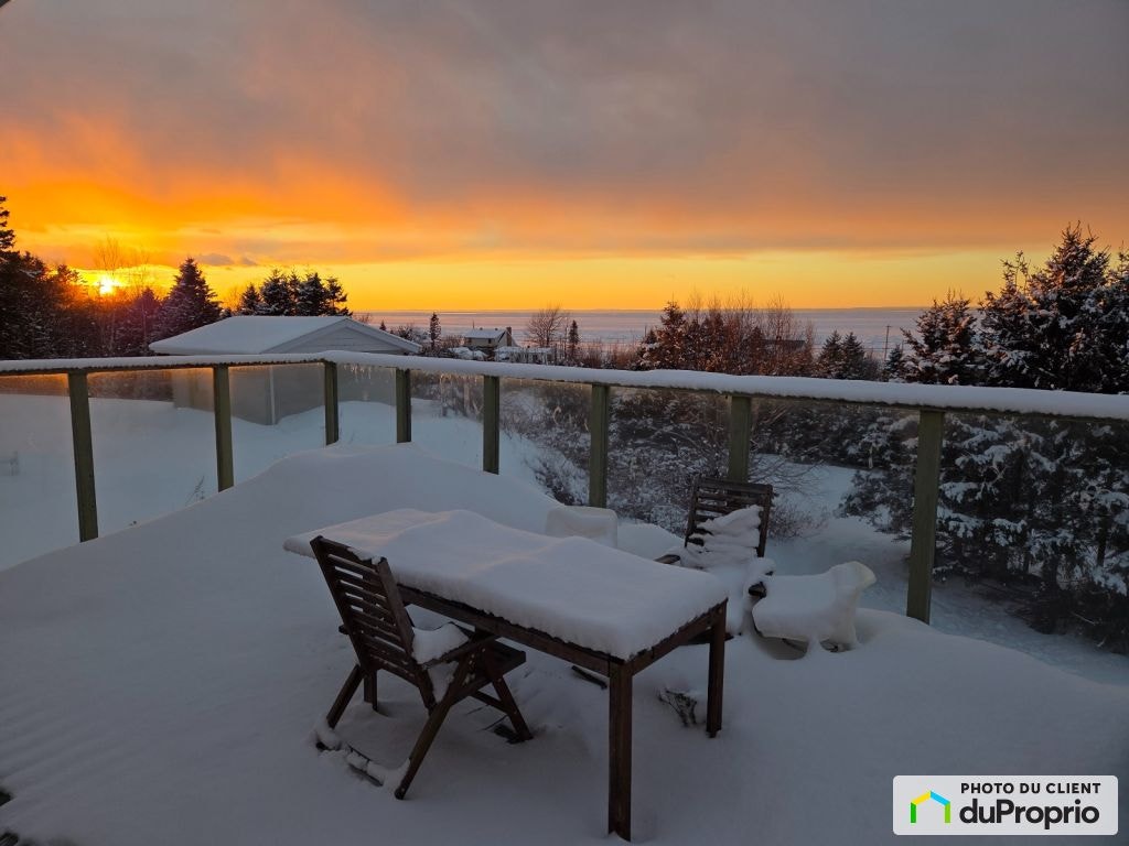 $435,000 - 2 Storey for sale in Rimouski (Pointe-Au-Père) — photo 2