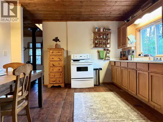 7566 BRIDGE LAKE BUSINESS ROUTE 100 Mile House, British Columbia in Houses for Sale in 100 Mile House - Image 23