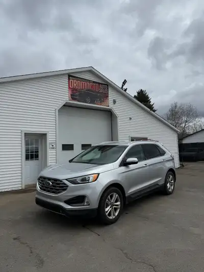 Introducing the 2019 Ford Edge SEL AWD Automatic, the perfect combination of style, performance, and...