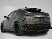 This 2021 Lamborghini Urus is a local Ontario vehicle with a clean Carfax report, delivering a thril... (image 4)