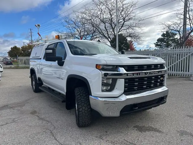 2020 Chevrolet SILVERADO 2500HD LT 4WD Crew Cab Cap Ladder Racks in Cars & Trucks in Oakville / Halton Region - Image 4