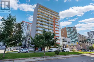 This bright and functional 1-bedroom, 1-bath condo with storage locker offers 523 sq. ft. of thought...