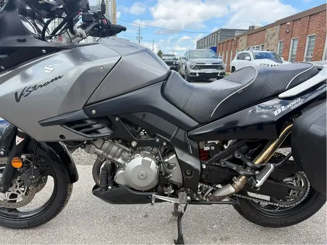 2006 Suzuki V-Strom 1000 ~ V-STROM 1000 ~ COMFORT ~ TOURING ~ LO in Street, Cruisers & Choppers in City of Toronto - Image 18