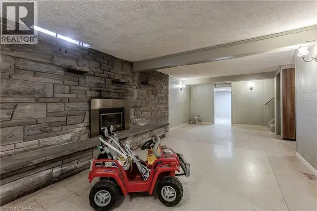 3196 CENTENNIAL Drive Burlington, Ontario in Houses for Sale in Oakville / Halton Region - Image 32