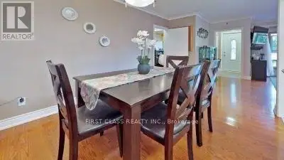 369 Paliser Crescent S Richmond Hill (Harding), Ontario, photo 4 of 4