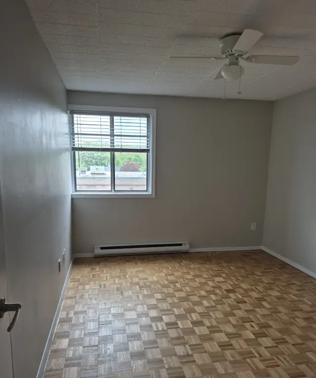 BARRIE ANNE GARDENS-Spacious 1 & 2 BDRM Suite - Available Now!62863326063617123