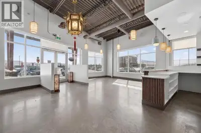 To Lease Turnkey restaurant opportunity in a high-demand location! This fully equipped commercial sp...