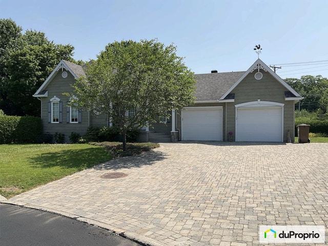 $800,000 - Bungalow for sale in Joliette — photo 1