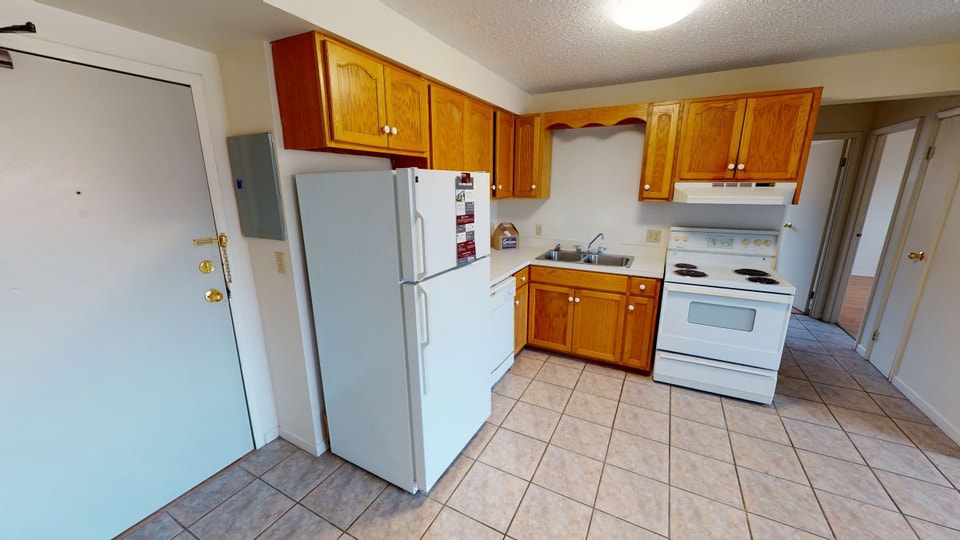OCTOBER 1ST- 2 BEDROOM - CLOSE TO CAMPUS - DISHWASHER 3