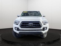 This Toyota Tacoma has a powerful Regular Unleaded V-6 3.5 L/211 engine powering this Automatic tran... (image 8)