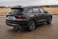 Rear Spoiler,Power Liftgate,Power Door Locks,Rain Sensing Wipers,Rear Defrost,Intermittent Wipers,Pa... (image 3)