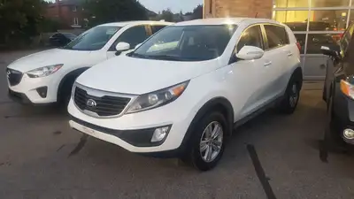 4 Cylinder Engine, 6 Speed Manual Transmission, White in Colour, ALUMINUM SPORT RIMS, Air, Tilt, PW,...