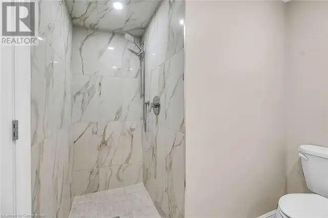14 GLEN VISTA Drive Hamilton, Ontario in Houses for Sale in Hamilton - Image 32