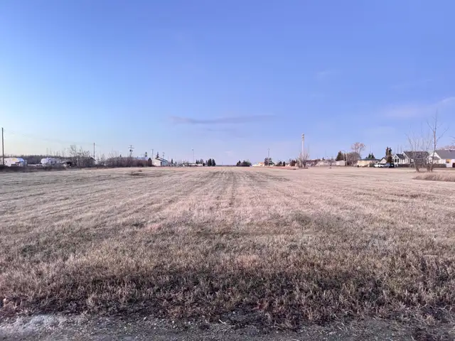 4712 53 Street Clyde, Alberta in Land for Sale in Edmonton - Image 3