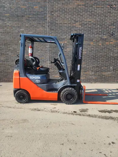 Keywords: used forklift, forklift, propane forklift, 3-stage mast, 3,000 lbs capacity, side shift, u...