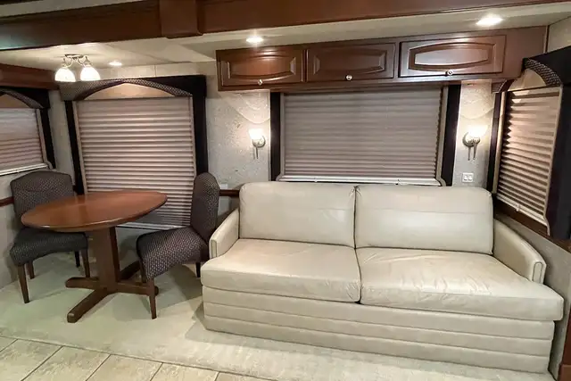 2007 Newmar Dutch Star 4023 – Pre-Owned Class A Motorhome.  in RVs & Motorhomes in Red Deer - Image 23