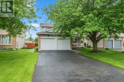 Spacious Minto Pasteur model, 4 bedrooms, 3 bathrooms, large kitchen with eating area and sliding pa...