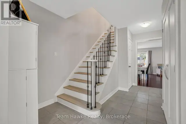 15 White Boulevard Vaughan (Brownridge), Ontario, photo 3 of 4