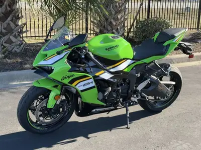 APPLY NOW: https://www.ridecollective.ca/get-pre-approved 2025 KAWASAKI NINJA ZX-6R ABS KRT • High-p...