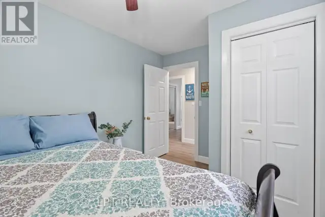 7652 RIVERSIDE DRIVE Lambton Shores (Port Franks), Ontario in Houses for Sale in Grand Bend - Image 17