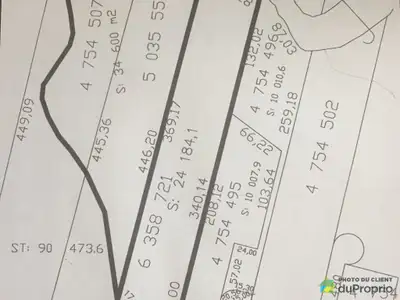 Lac-Supérieur, près du casino et du site touristique de Mont-Tremblant. Ce terrain de 241 840 pieds...