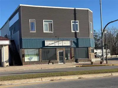 R17//Morris/Amazing flexible use space for lease. Was a grocery store at some point years ago. Most...