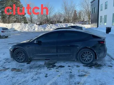 NO ACCIDENTS / CLEAN CARFAX / 1 OWNER / Power Tailgate/Hatch, Auto Dimming Rearview Mirror, Front He...