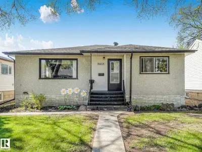 Bright & Spacious 1389 Sq Ft Bungalow located NEAR MILL CREEK RAVINE IN HAZELDEAN! Features large L-...