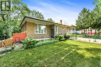 Welcome to 826 Scarborough Golf Club Road! This fully updated detached bungalow is sure to impress....